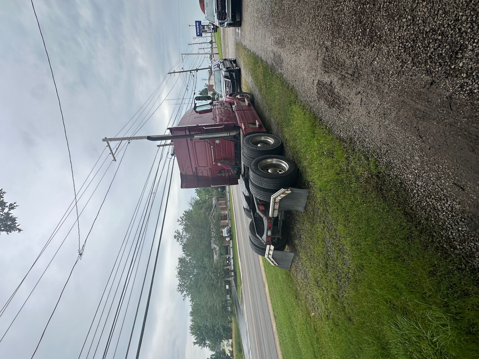 2011 VOLVO VNL 64T630 - Image 4